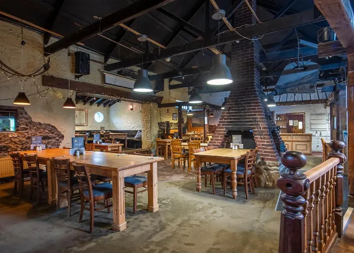 Tricky'S At The Tolgus Inn, Redruth - Free Wifi - Free Parking
