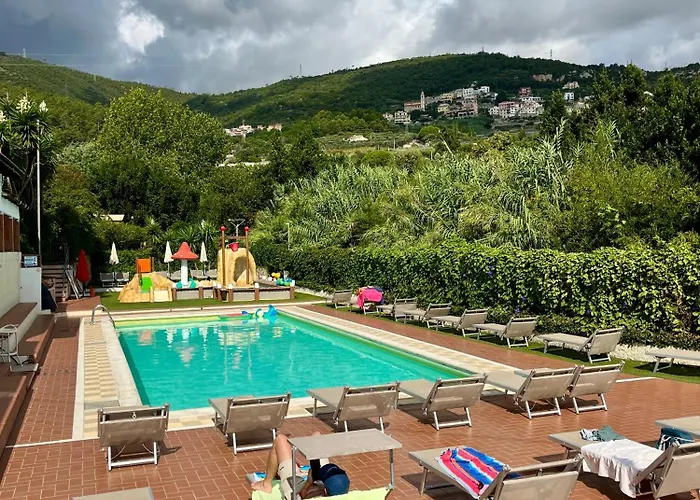 Glampchalet 5 Persone Pool&Parking-Pietra Ligure