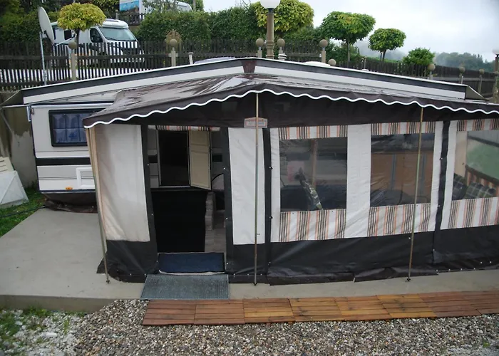 Weinberg-Panorama- Mobilhome - Wohnwagen