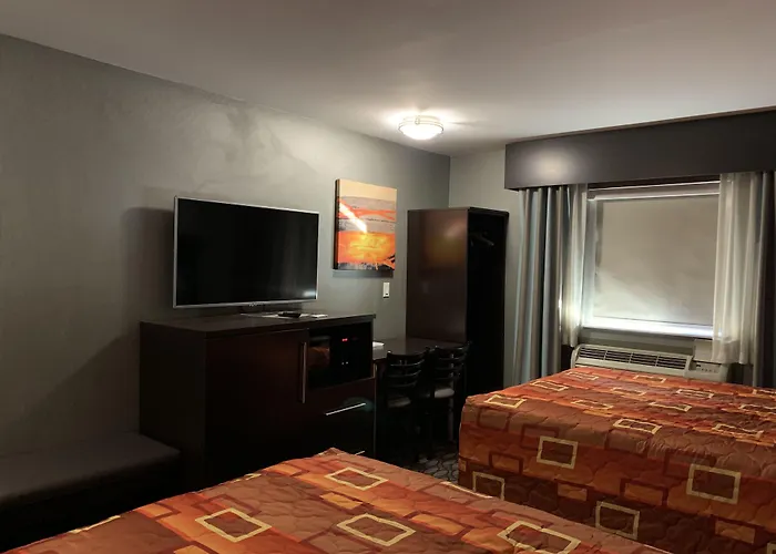 Red Carpet Inn Elmwood