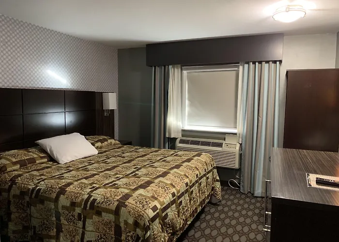 Red Carpet Inn Elmwood