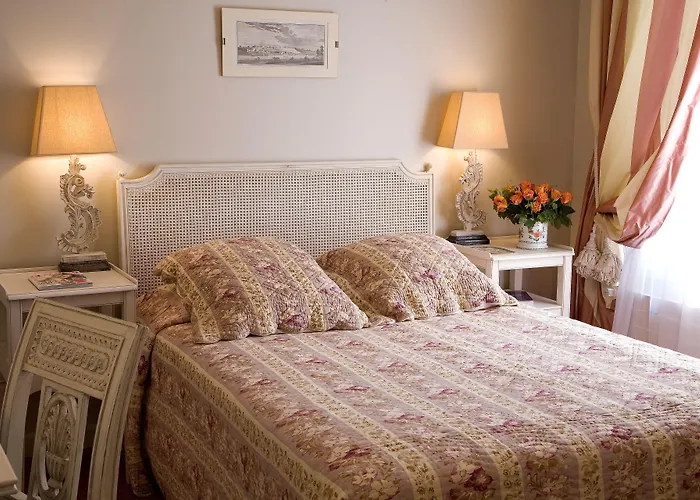 Hotel Pavillon Henri IV