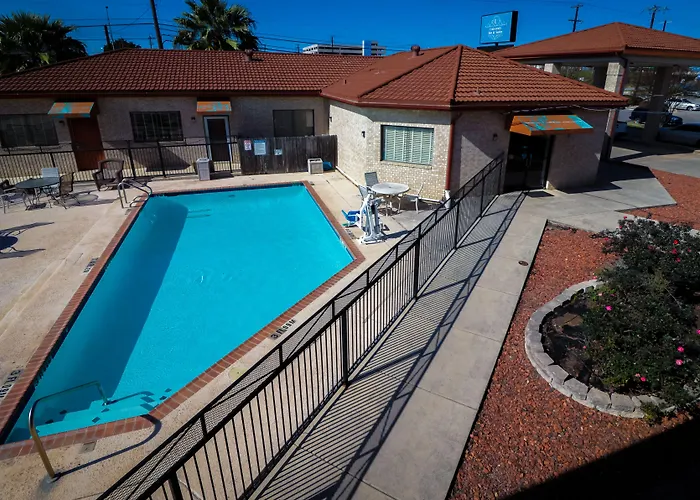 University Inn & Suites