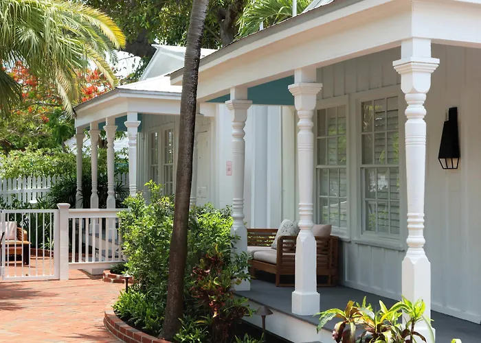 Lighthouse Hotel - Key West Historic Inns