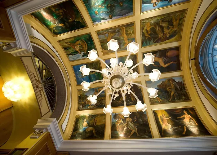 Hotel Joli