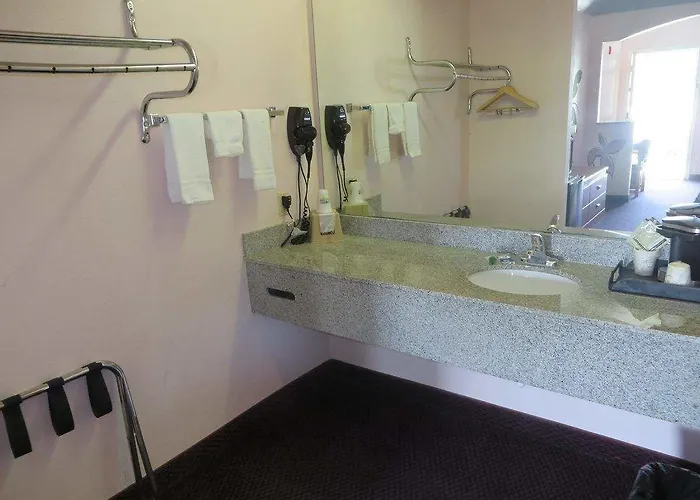 Travelers Inn And Suites Liberty