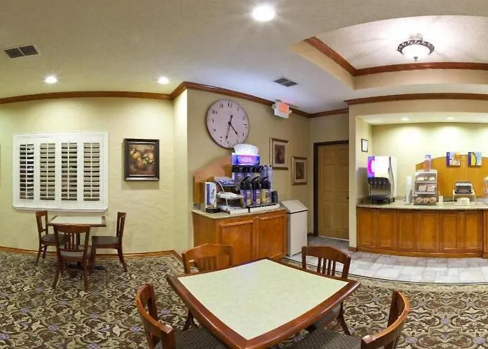 Holiday Inn Express & Suites Greenville By Ihg