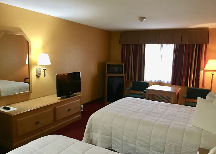 Parkfield Inn - Clinton