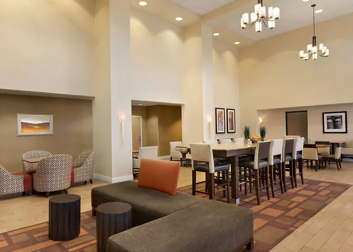 Hampton Inn & Suites Largo