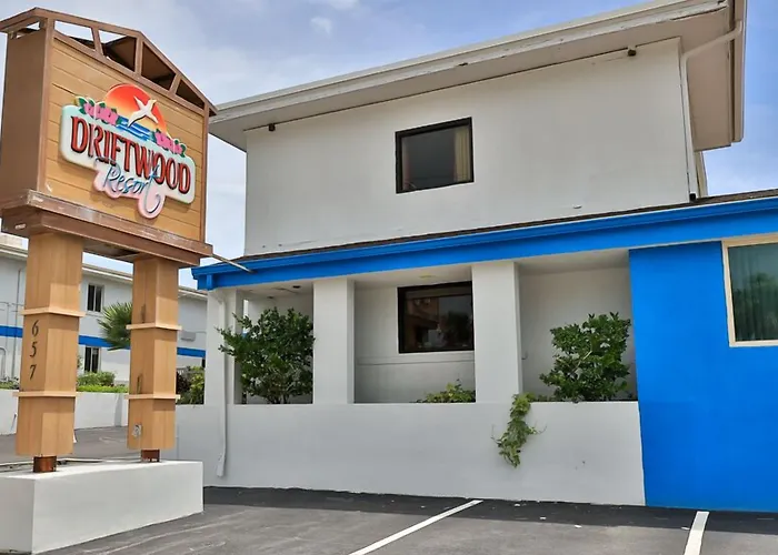 Driftwood Beach Motel