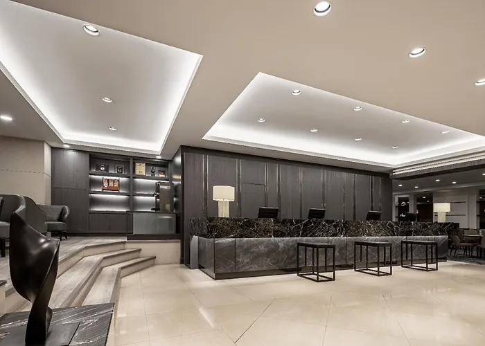 Lakeshore Hotel Metropolis
