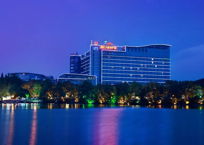 Lijiang Waterfall Hotel Guilin