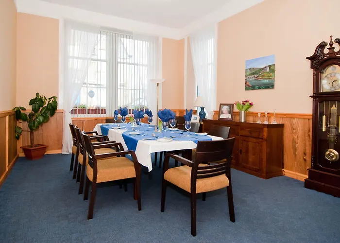 Castletown Hotel