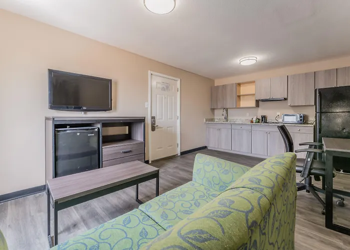 Super 8 By Wyndham Lake Charles Northeast