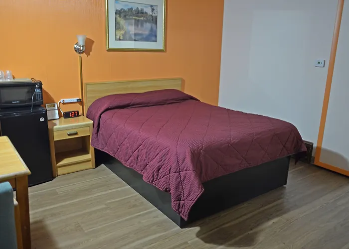 Budget Host Inn - Iron Mountain