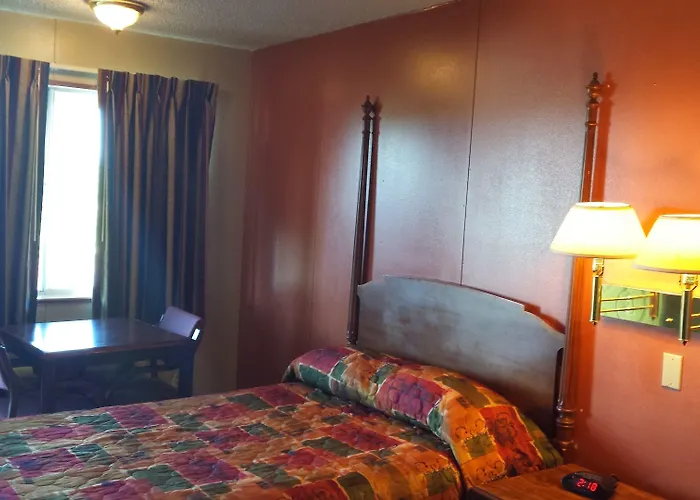 Carefree Inn Flatonia