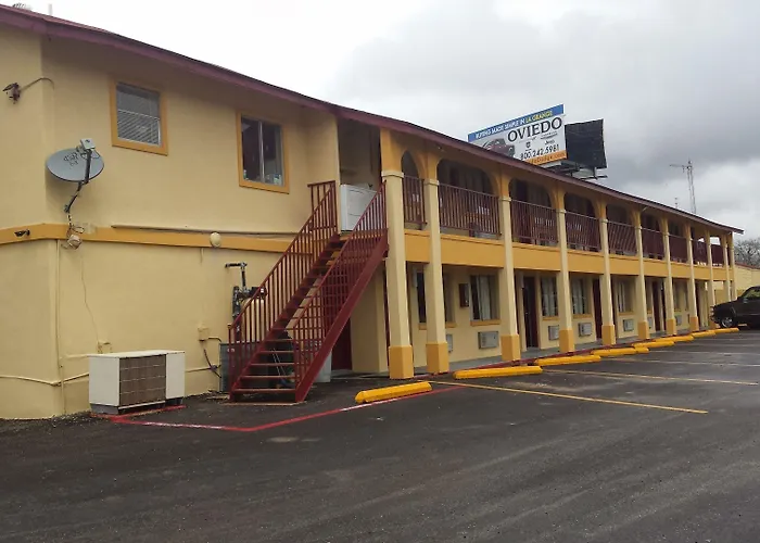 Carefree Inn Flatonia