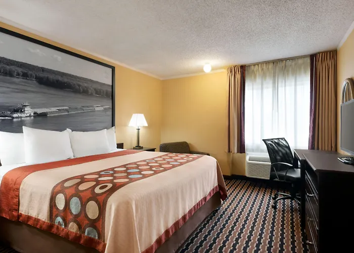 Super 8 By Wyndham Des Moines