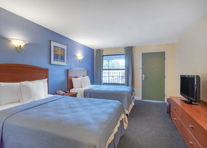 Days Inn By Wyndham Elmsford