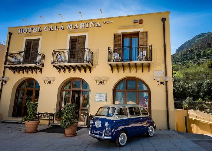 Hotel Cala Marina
