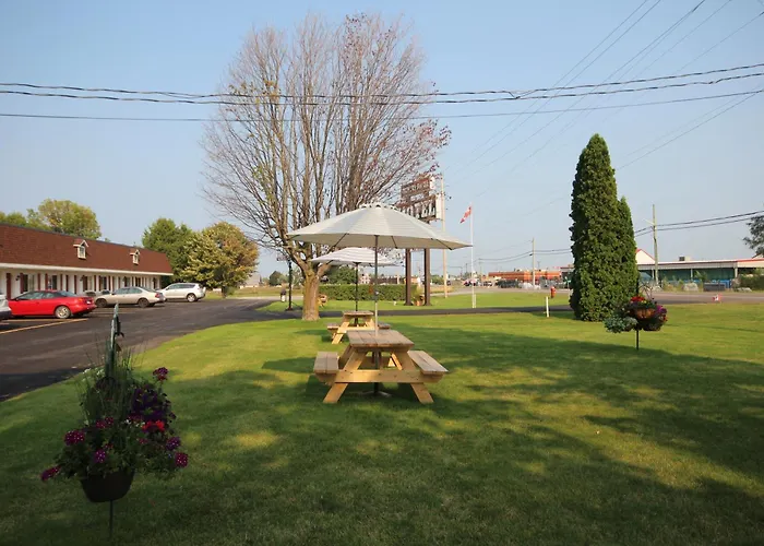 Country Squire Motel