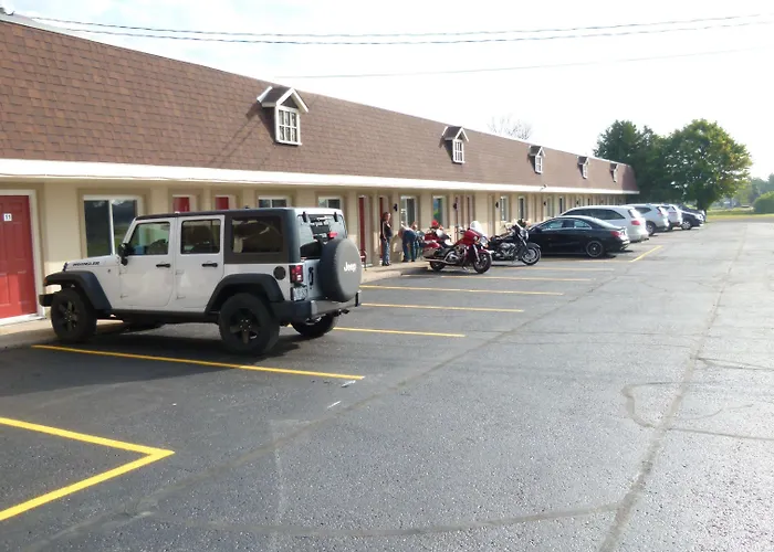 Country Squire Motel