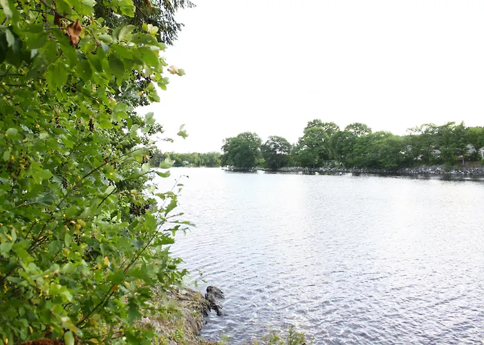 Milford Motel On The River