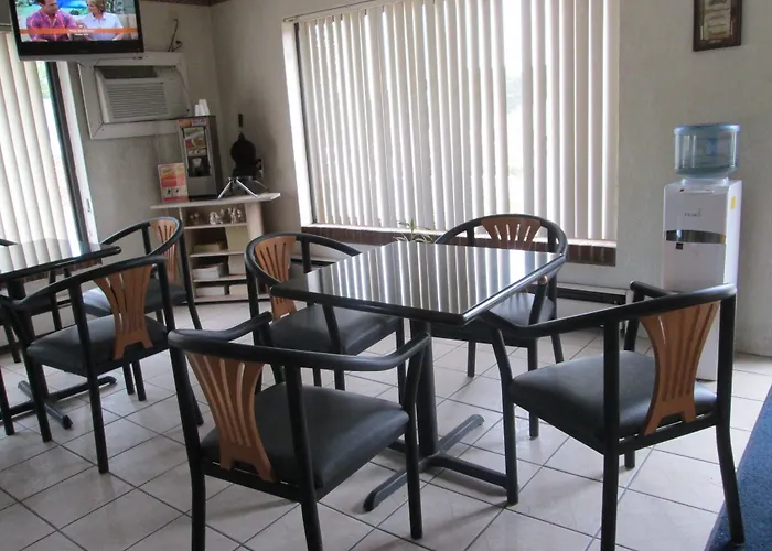 Loyalty Inn Rockingham