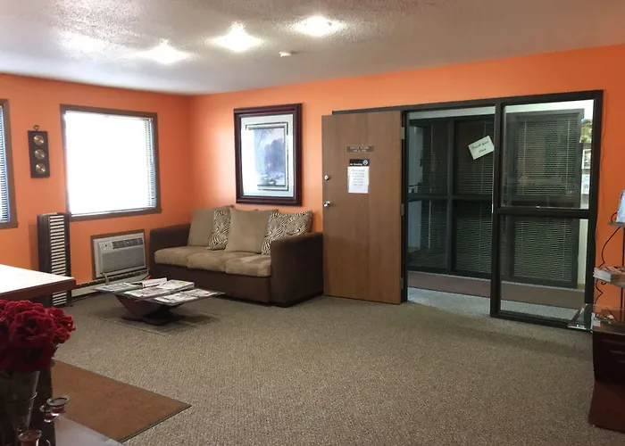 Travel Inn Watertown