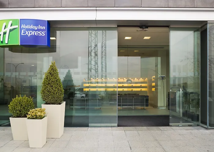 Holiday Inn Express Pamplona By Ihg