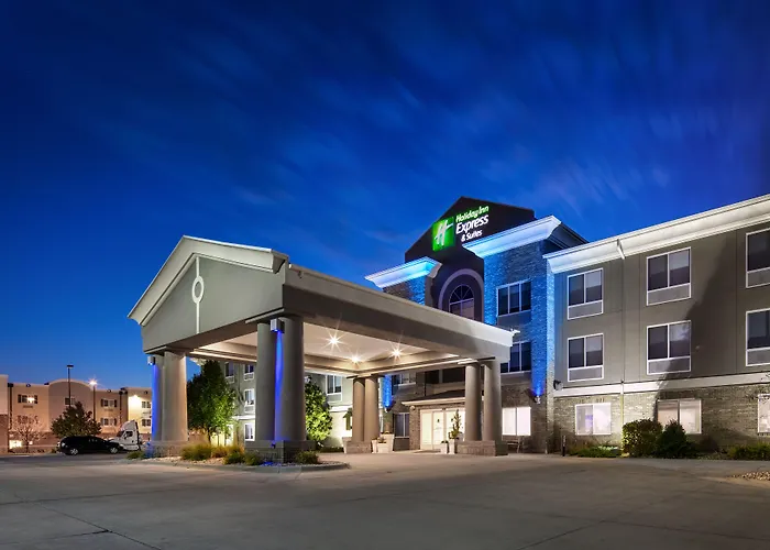 Holiday Inn Express & Suites Bellevue -Omaha Area- By Ihg