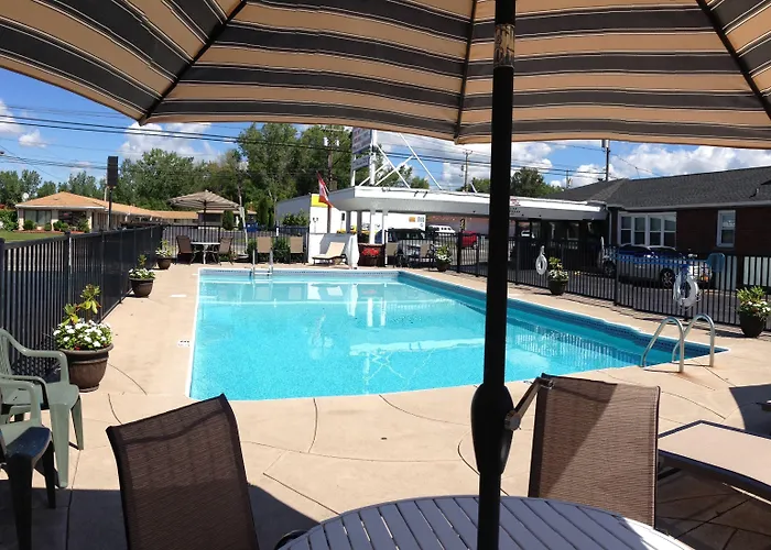 Moonlite Motel