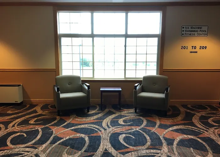 Cabot Inn & Suites