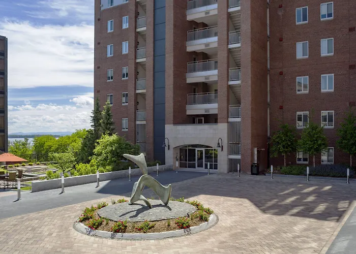 The Harborvale, Autograph Collection