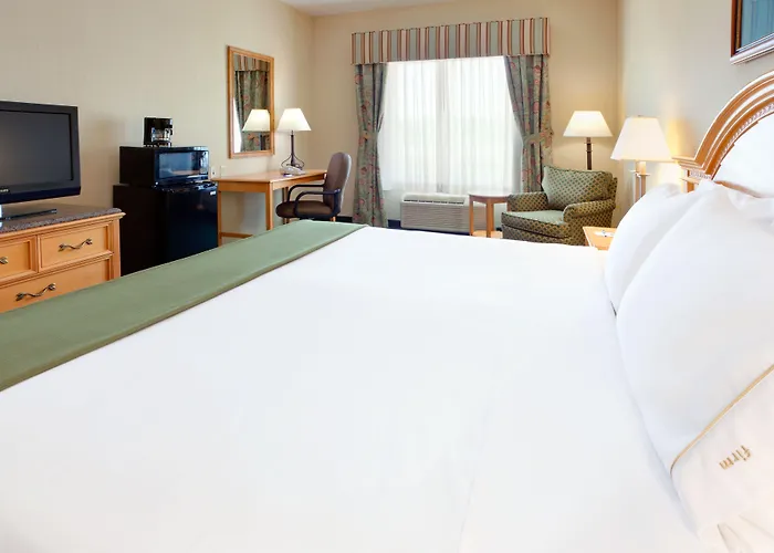 Holiday Inn Express Hotel & Suites Watertown - Thousand Islands By Ihg
