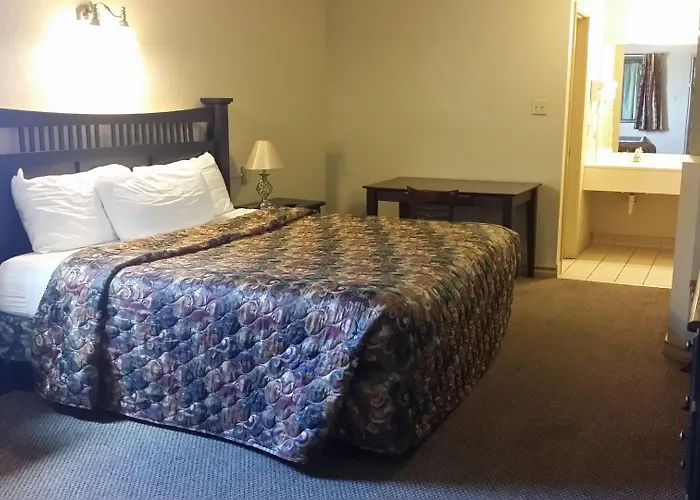 Country Hill Inn & Suite Eagle Pass