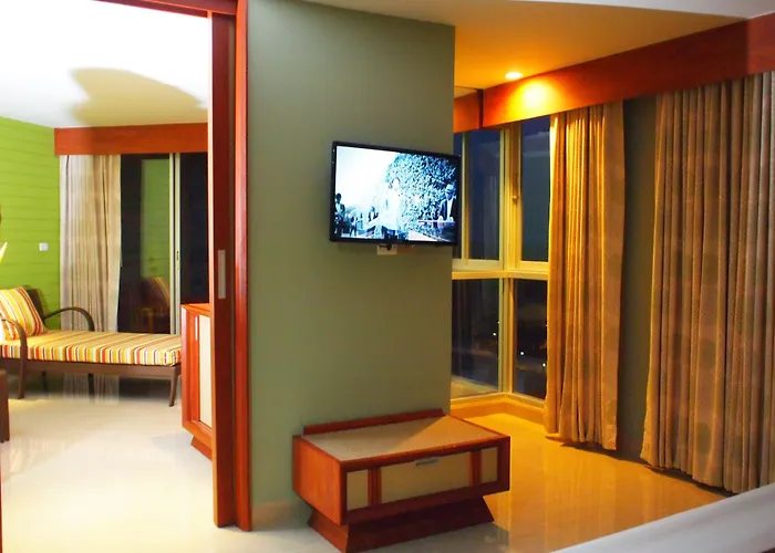 Long Beach Cha-Am Hotel