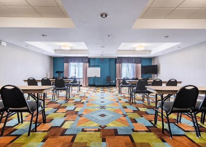 Holiday Inn Express & Suites Roanoke Rapids By Ihg