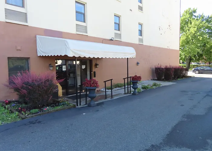 St Charles Hotel Downtown Hudson