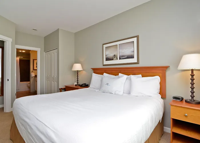 Rivertide Suites