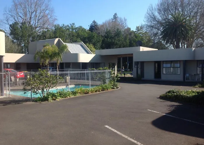 Durham Court Motor Inn