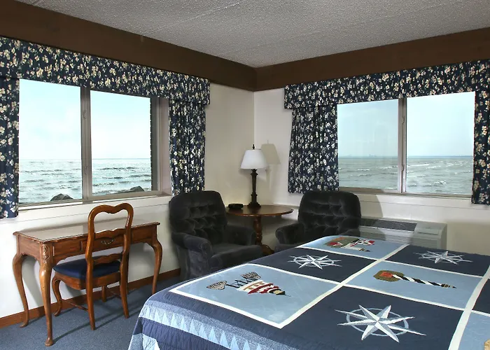 Lighthouse Inn - Two Rivers