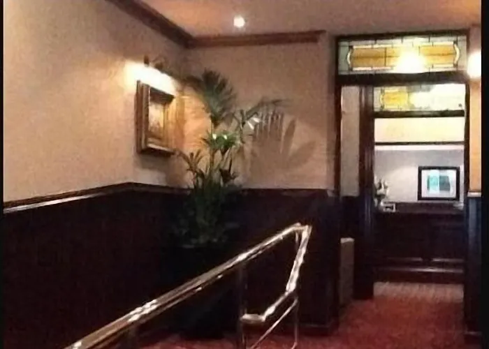 Lauriston Hotel