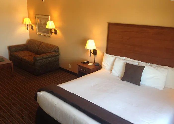 Expressway Suites Fargo