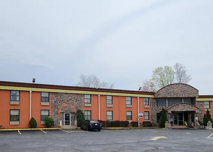 Town House Inn And Suites