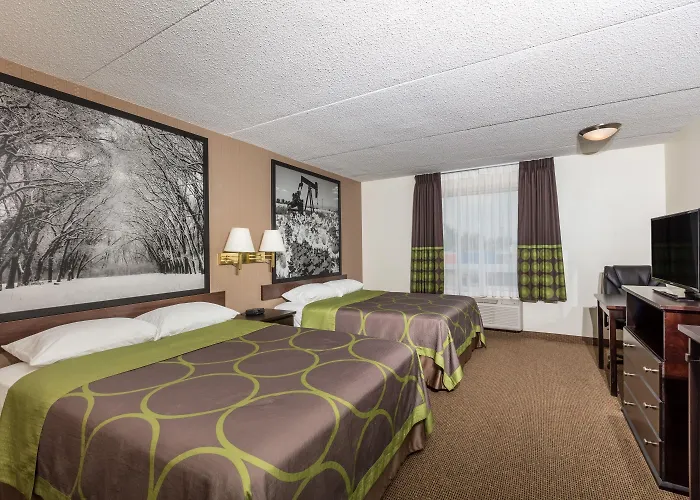 Super 8 By Wyndham Edson