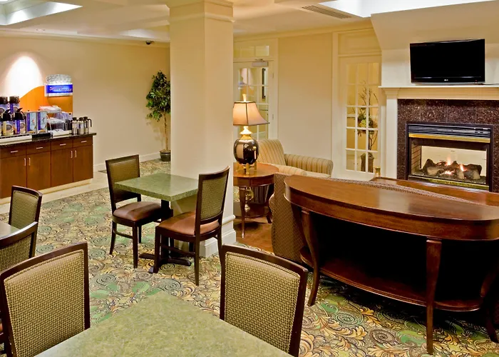 Holiday Inn Express Hotel & Suites Binghamton University-Vestal By Ihg