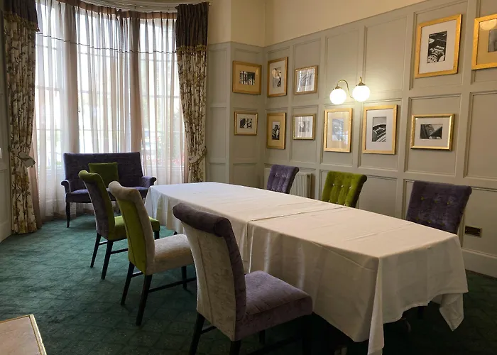 Alton House Hotel