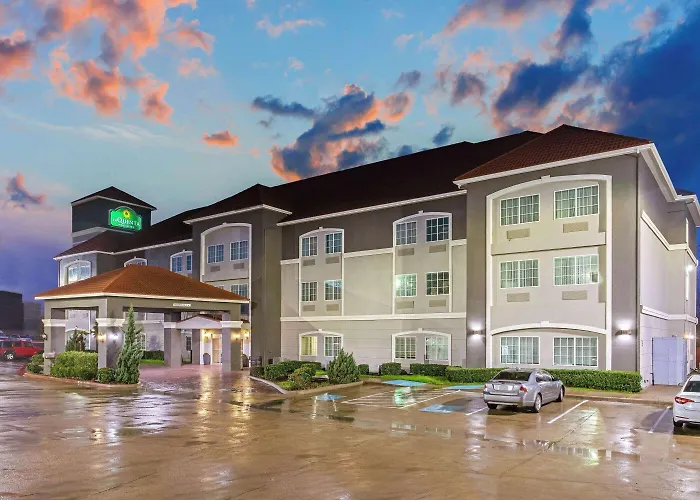 La Quinta By Wyndham Cleburne