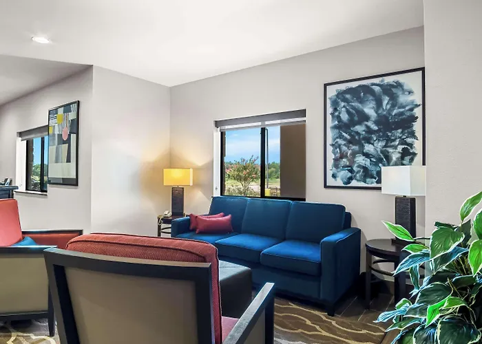 Comfort Suites Lindale - Tyler North
